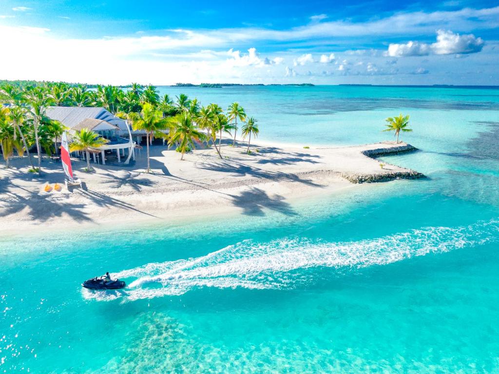 Malediwy Rahaa Resort