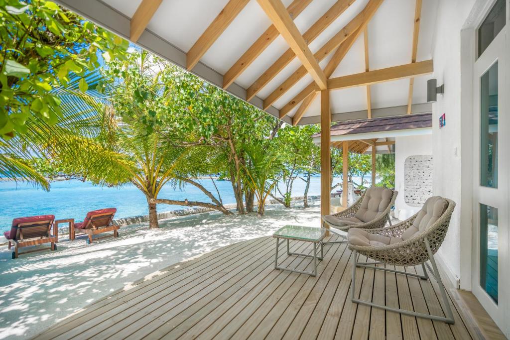 Laguna przy Ellaidhoo Maldives by Cinnamon